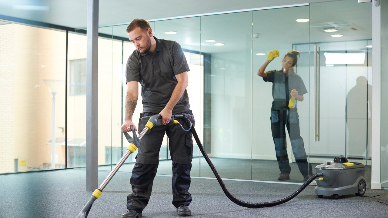 jak sprzątać biura?